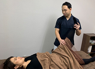 施術後の身体の状態を確認